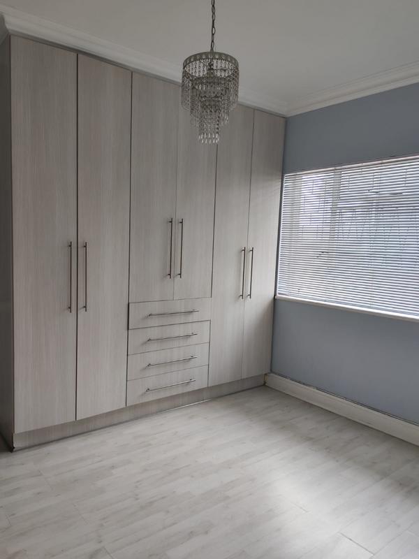 4 Bedroom Property for Sale in Parkside Eastern Cape